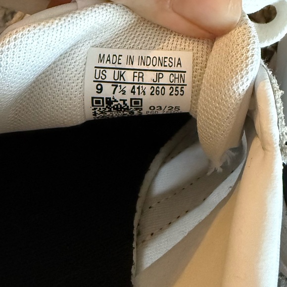 Adidas sneakers - Picture 8 of 8